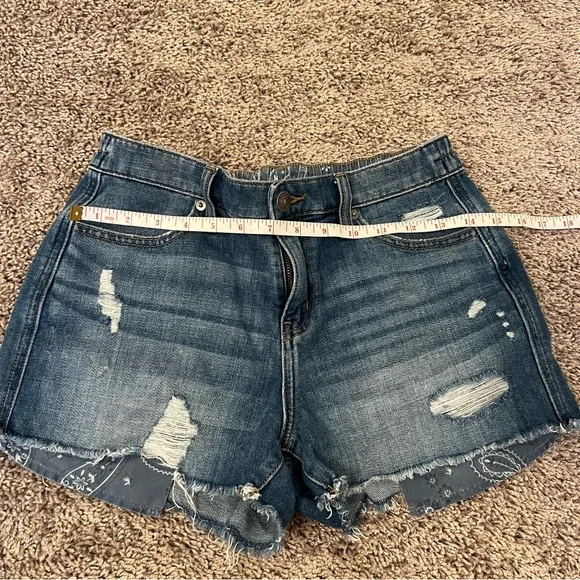 {aerie} daydream denim distressed shorts - Picture 2 of 6